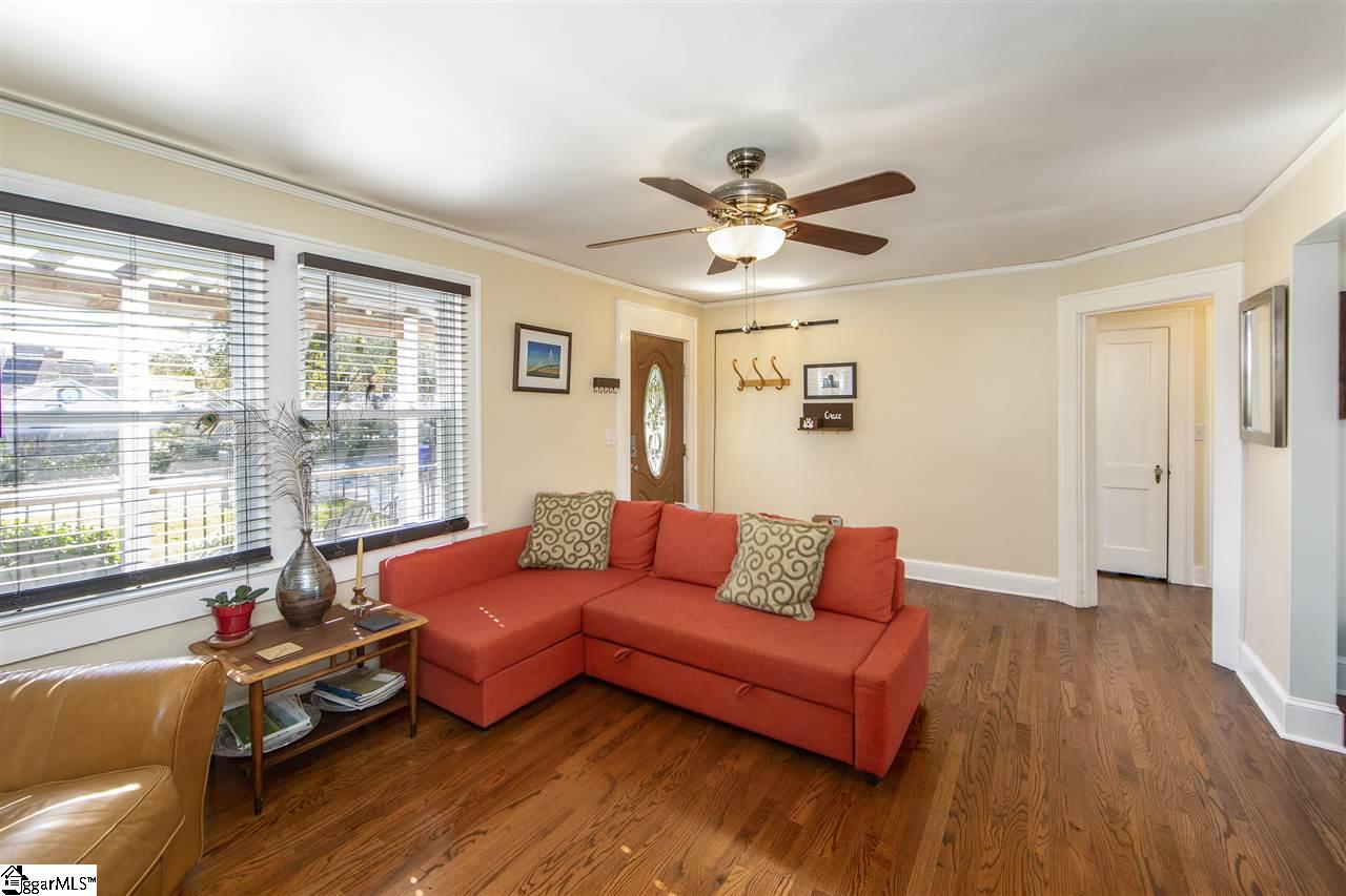 34 Ackley Road Greenville, SC 29607 - Photo 7 of 27 Living Room