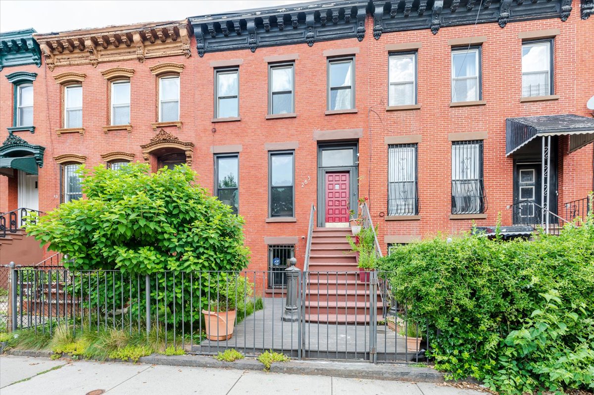 265 Putnam Avenue Brooklyn, NY 11216 - Photo 2 of 33