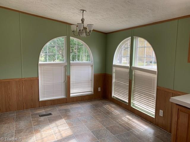 137 McClamrock Road Mocksville, NC 27028 - Photo 4 of 10 Gallery Image 4