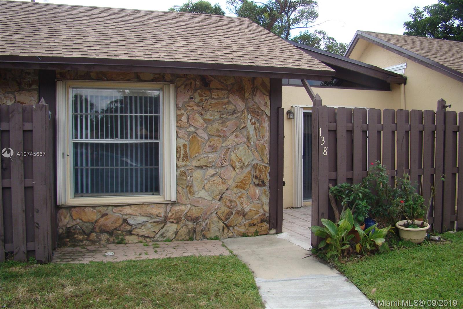 138 Fox Road, Unit 446 Hollywood, FL 33024 - Photo 1 of 21 Gallery Image 1