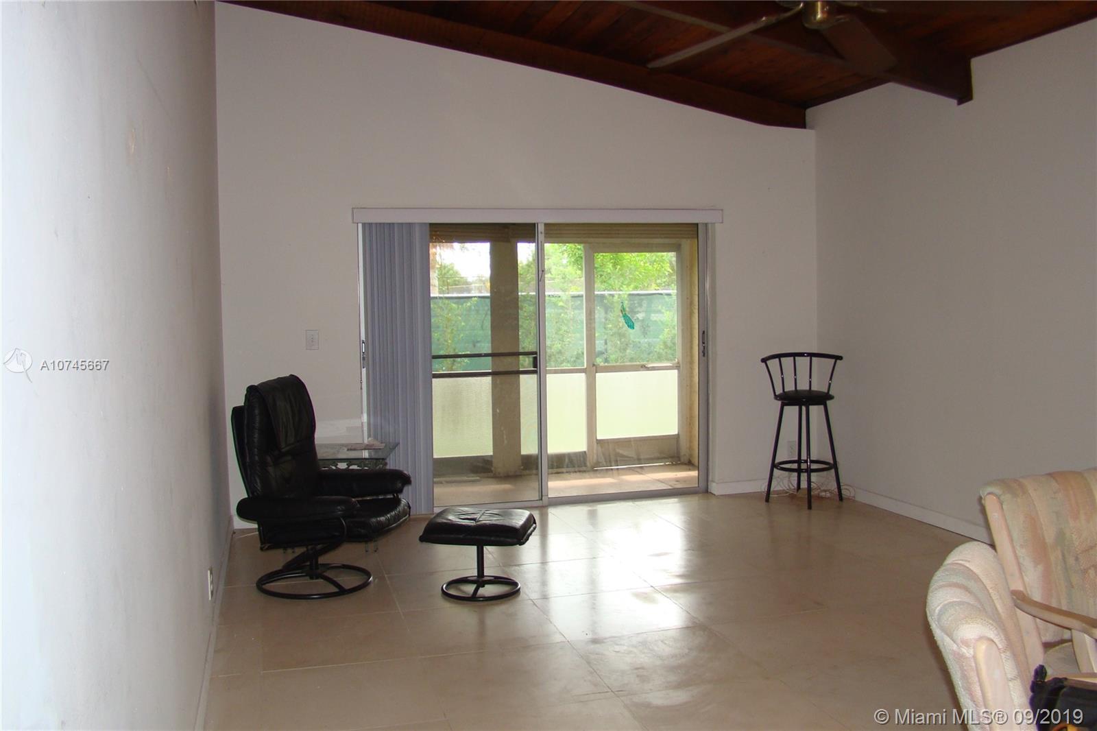 138 Fox Road, Unit 446 Hollywood, FL 33024 - Photo 12 of 21 Gallery Image 12