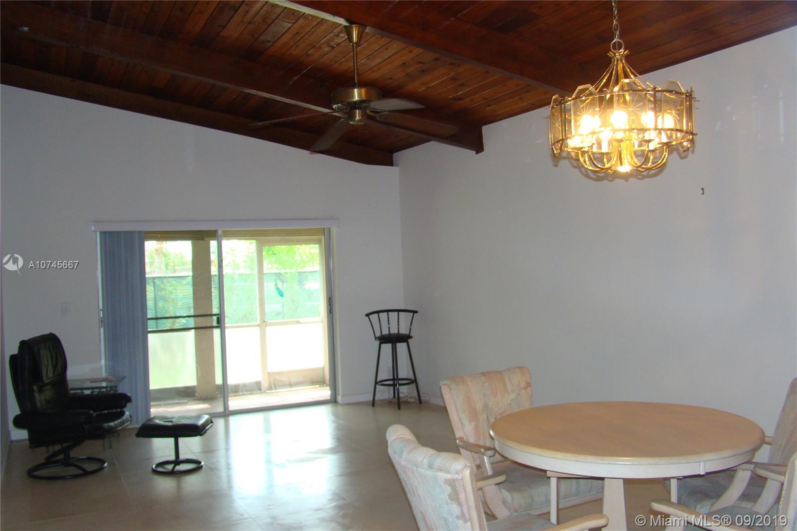 138 Fox Road, Unit 446 Hollywood, FL 33024 - Photo 13 of 21 Gallery Image 13