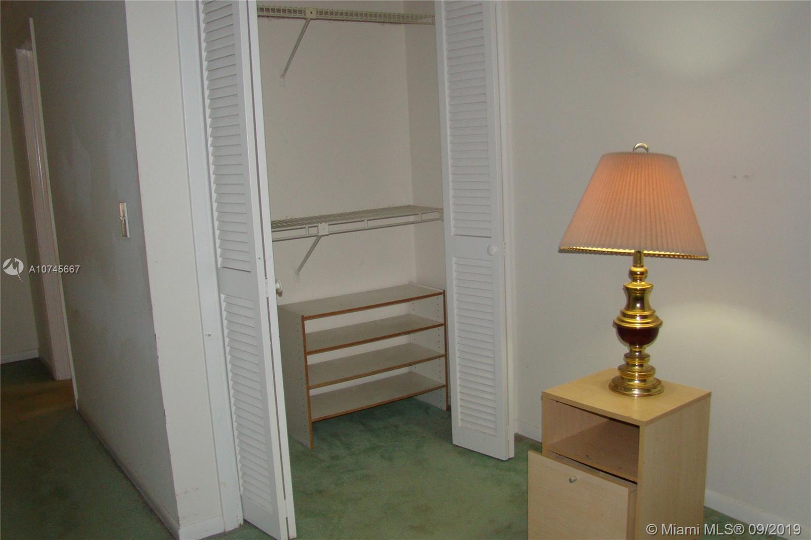 138 Fox Road, Unit 446 Hollywood, FL 33024 - Photo 17 of 21 Gallery Image 17