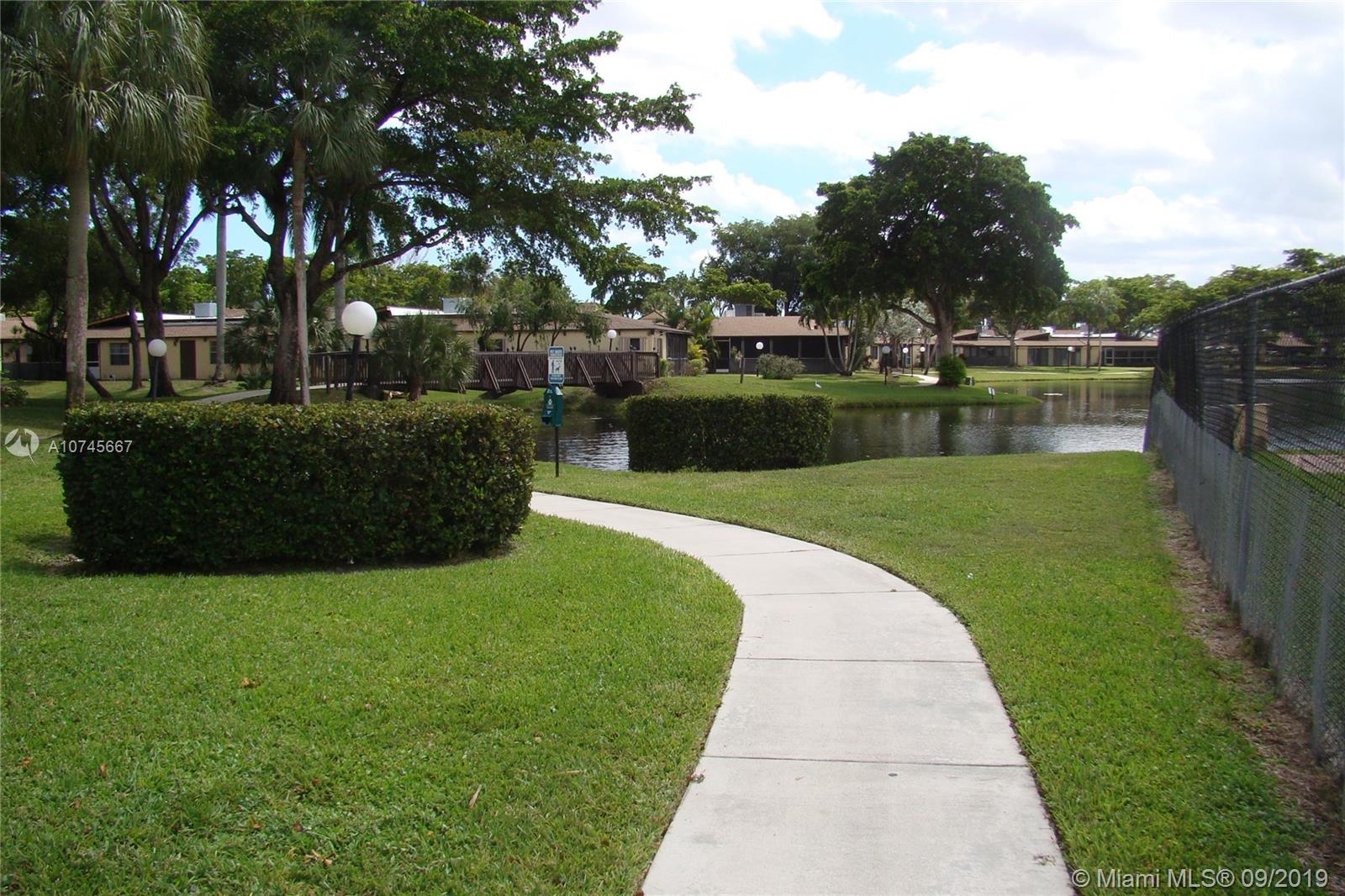 138 Fox Road, Unit 446 Hollywood, FL 33024 - Photo 18 of 21 Gallery Image 18
