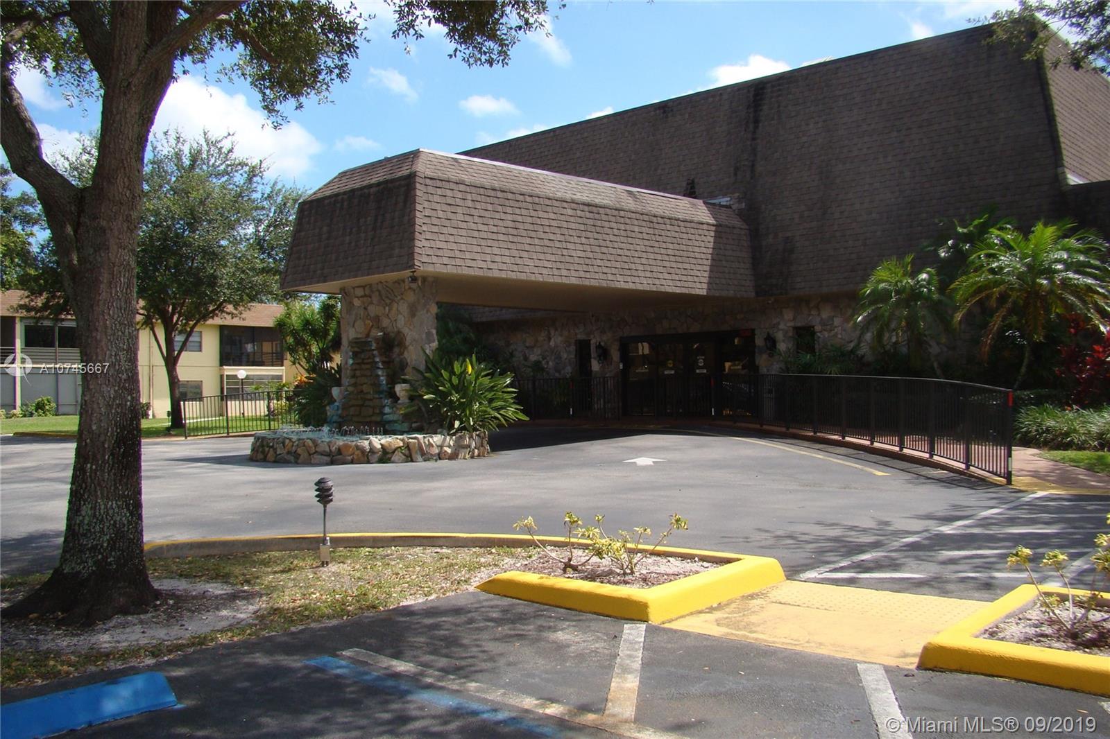 138 Fox Road, Unit 446 Hollywood, FL 33024 - Photo 19 of 21 Gallery Image 19