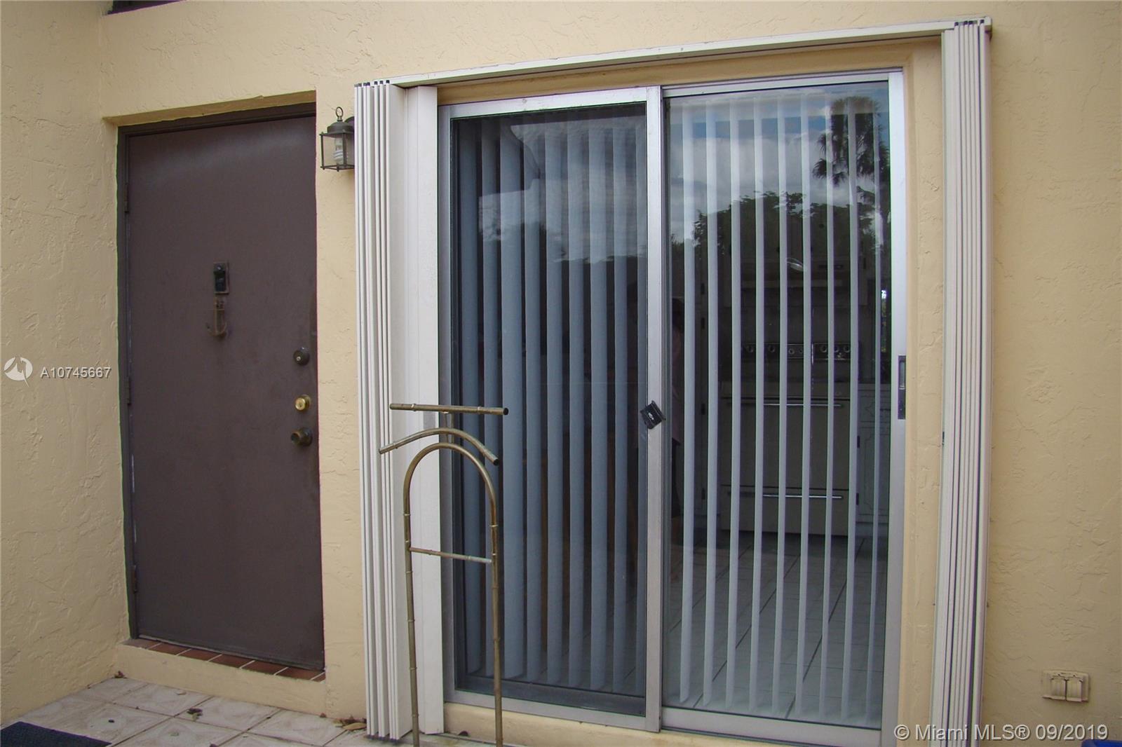 138 Fox Road, Unit 446 Hollywood, FL 33024 - Photo 3 of 21 Gallery Image 3