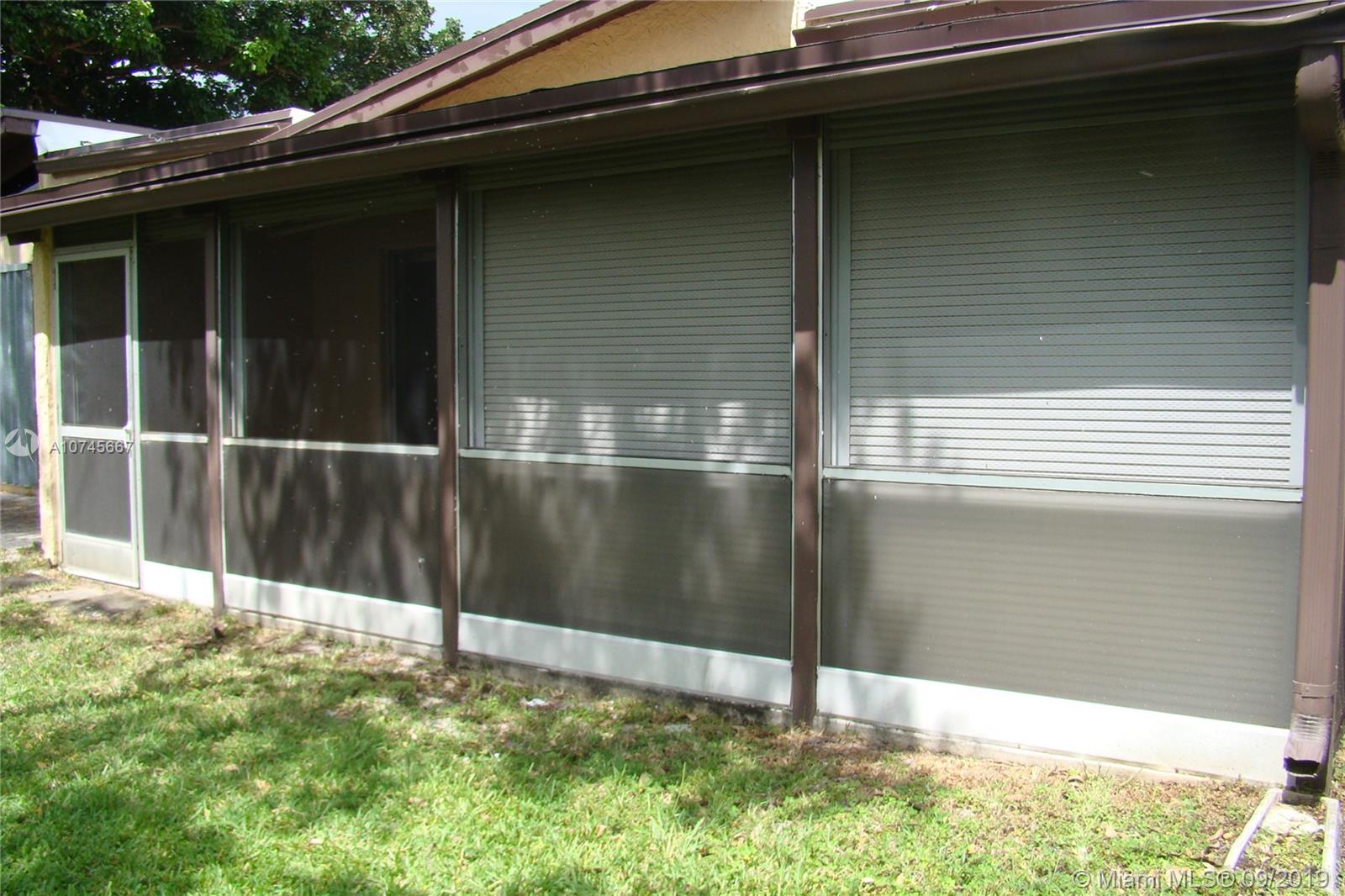 138 Fox Road, Unit 446 Hollywood, FL 33024 - Photo 6 of 21 Gallery Image 6