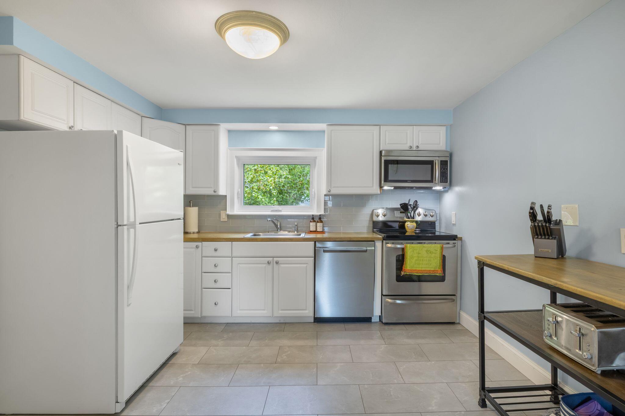 32 Kings Court Wells, ME 04090 - Photo 14 of 40 32_Kings_Ct_034