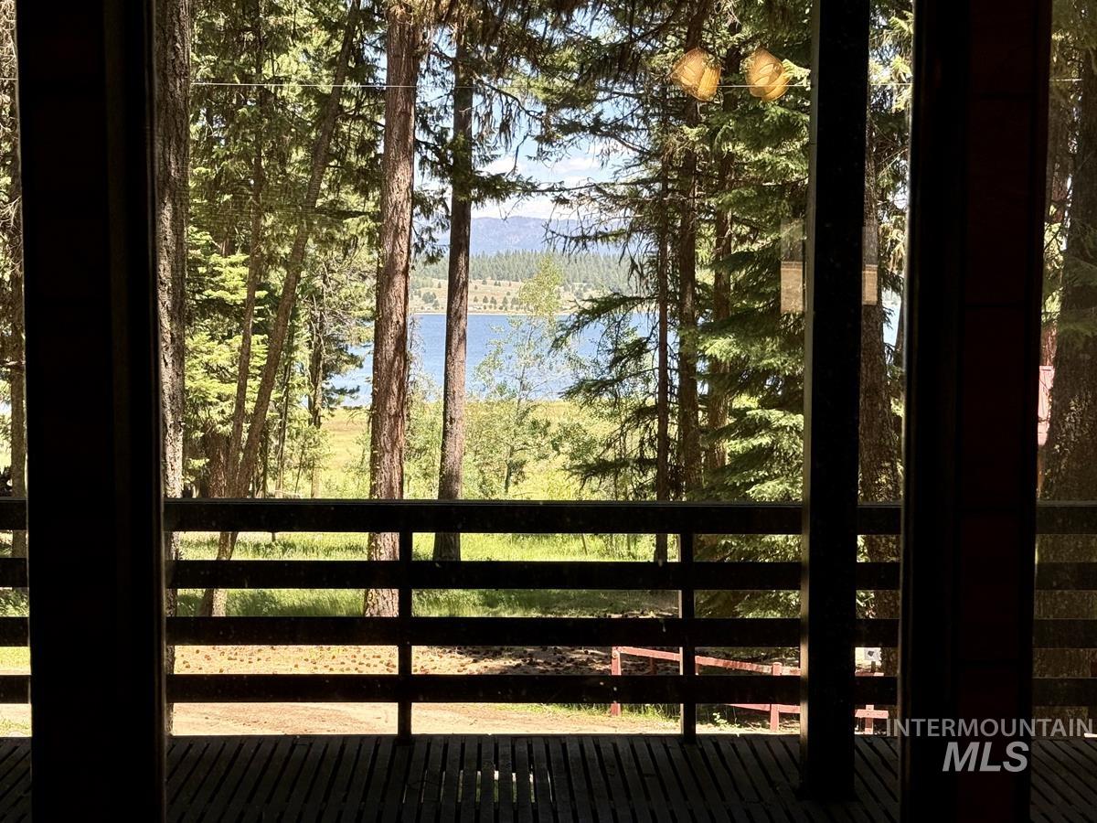 9 Victoria Way Cascade, ID 83611 - Photo 5 of 21