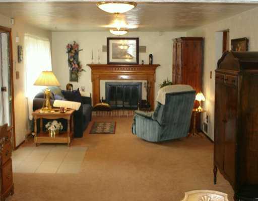 164 Cummings Road Acme, PA 15610 - Photo 2 of 8 Living Room.