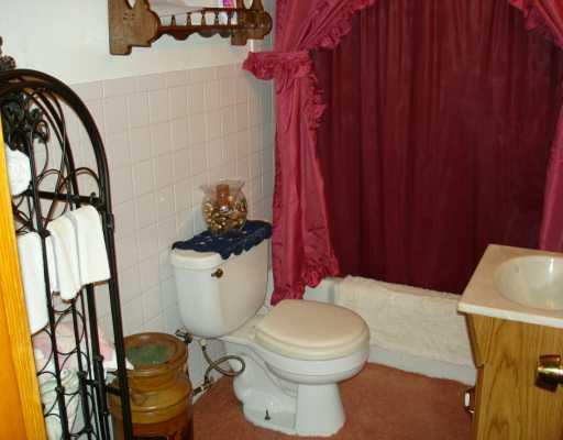 164 Cummings Road Acme, PA 15610 - Photo 5 of 8 Master Bath/Spa.