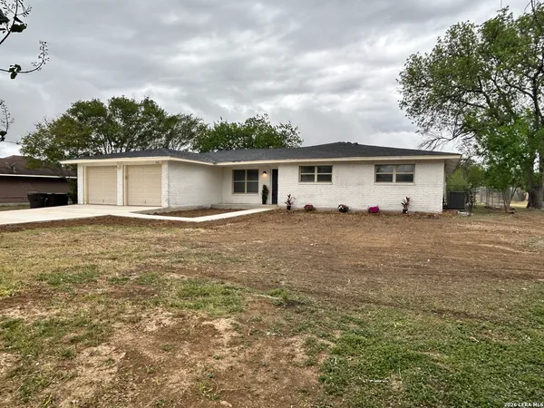 $319,000 | 112 Seidel Street, Marion, TX 78124