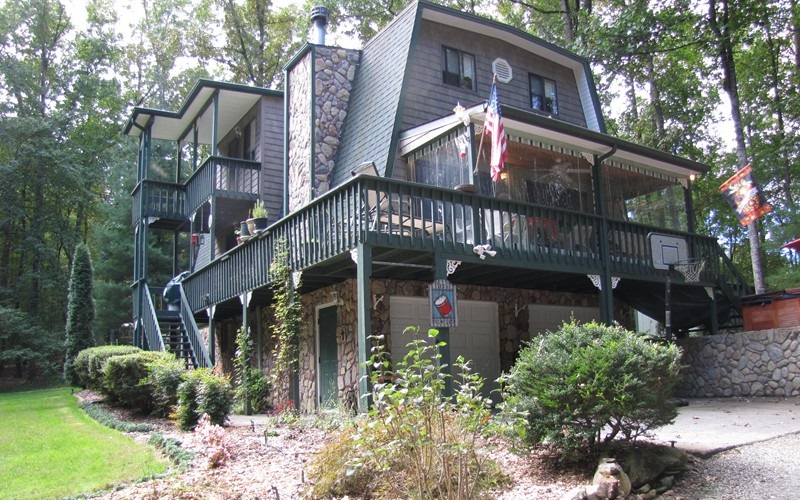 245 Whitaker Lane Murphy, NC 28906 - Photo 1 of 1 Main View