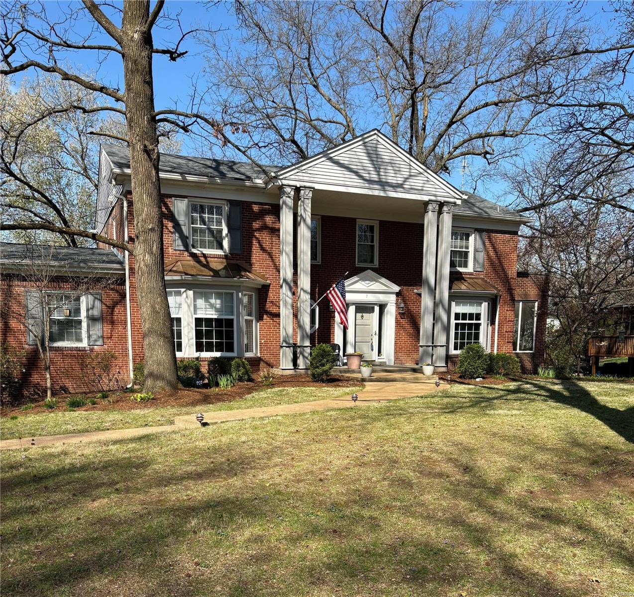7 Highgate Road St. Louis, MO 63132 - Photo 1 of 31