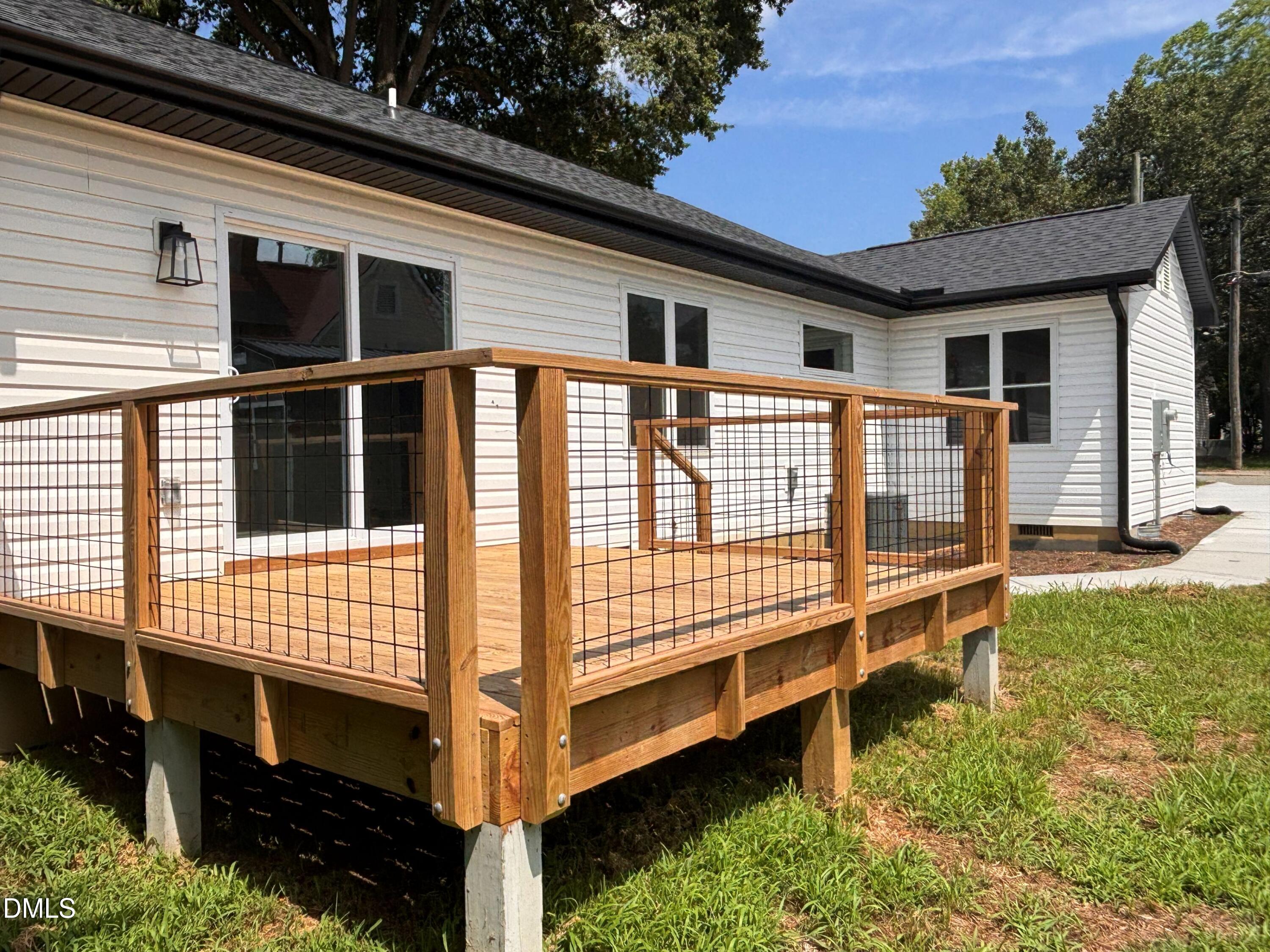 402 Poplar Street Graham, NC 27253 - Photo 29 of 29 28side