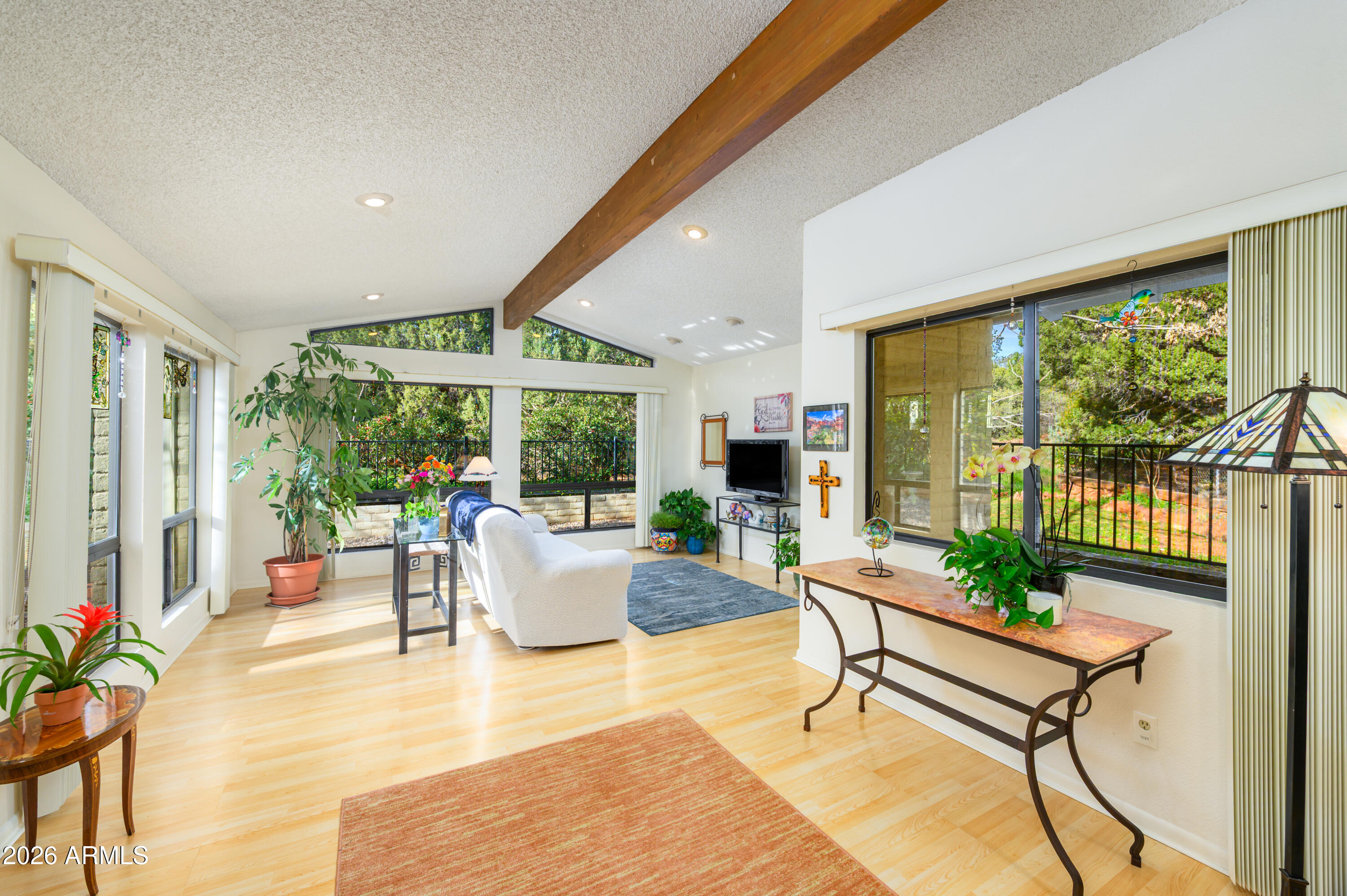 315 Northview Road Sedona, AZ 86336 - Photo 9 of 38 The Showstopper