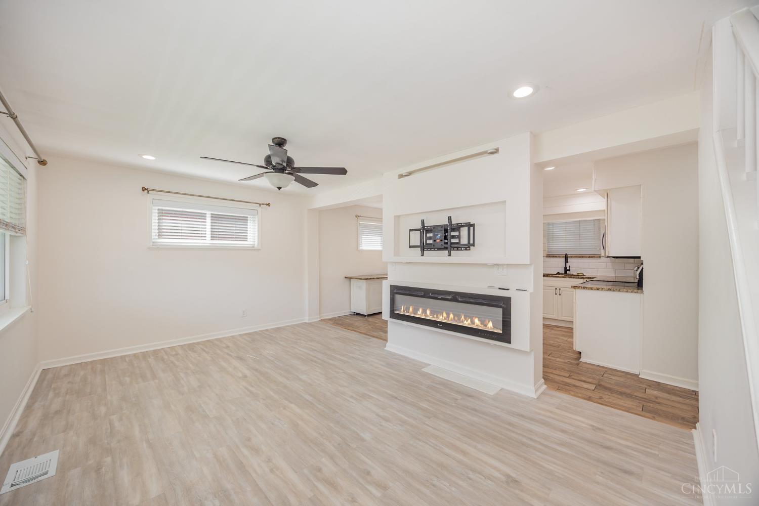 311 Anderson Ferry Road Cincinnati, OH 45238 - Photo 4 of 23 Gallery Image 4