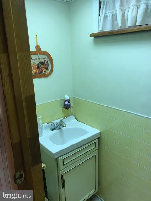 5333 Delmar Road Clifton Heights, PA 19018 - Photo 24 of 31 Basement powder room