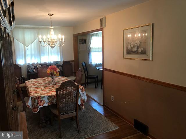 5333 Delmar Road Clifton Heights, PA 19018 - Photo 7 of 31 Dining room