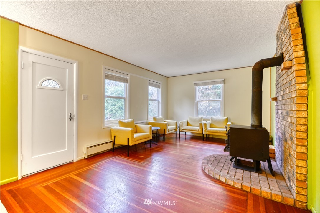 340 Boundary Bay Road Point Roberts, WA 98281 - Photo 11 of 17 a living room with furniture and wooden floor