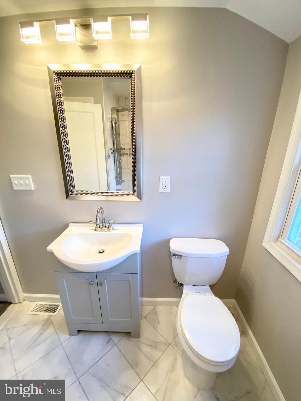 5742 Edgepark Road Baltimore, MD 21239 - Photo 12 of 22