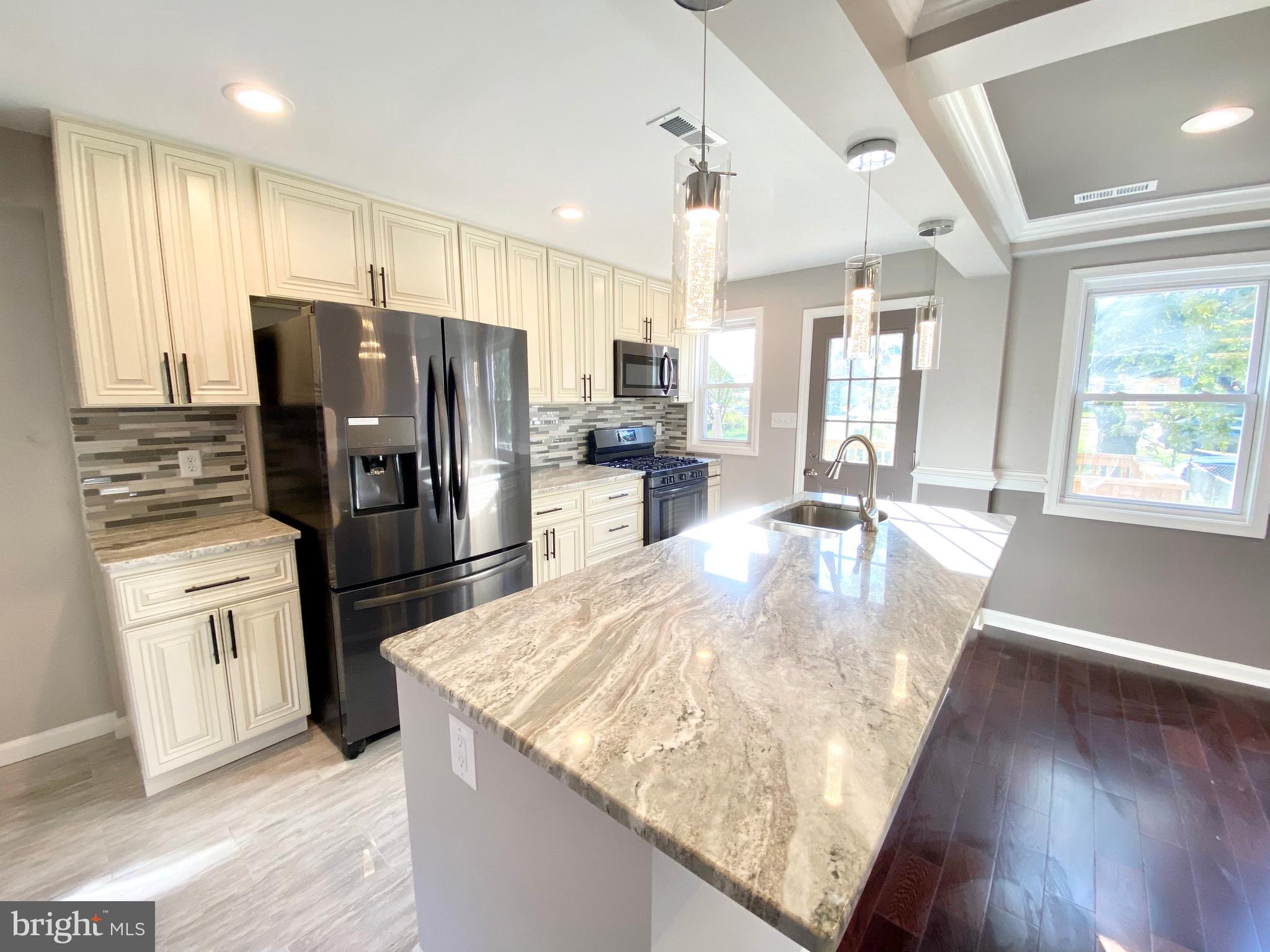 5742 Edgepark Road Baltimore, MD 21239 - Photo 5 of 22
