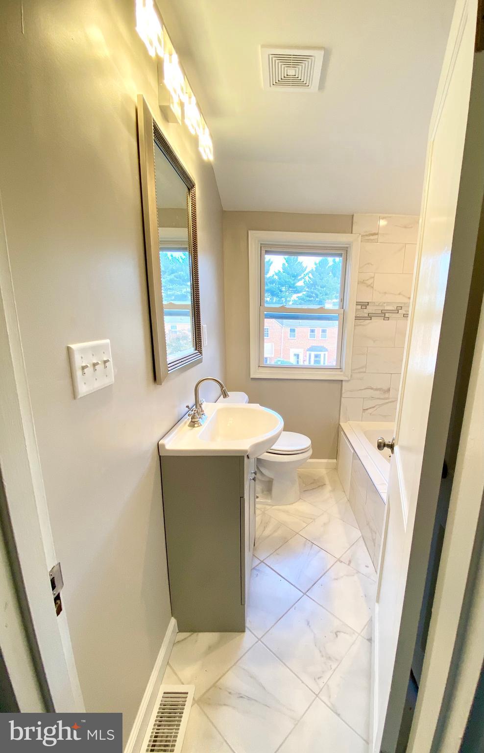 5742 Edgepark Road Baltimore, MD 21239 - Photo 10 of 22