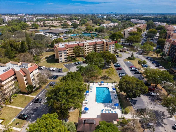 $1,800 | 3801 Environ Boulevard, Unit 217, Lauderhill, FL 33319