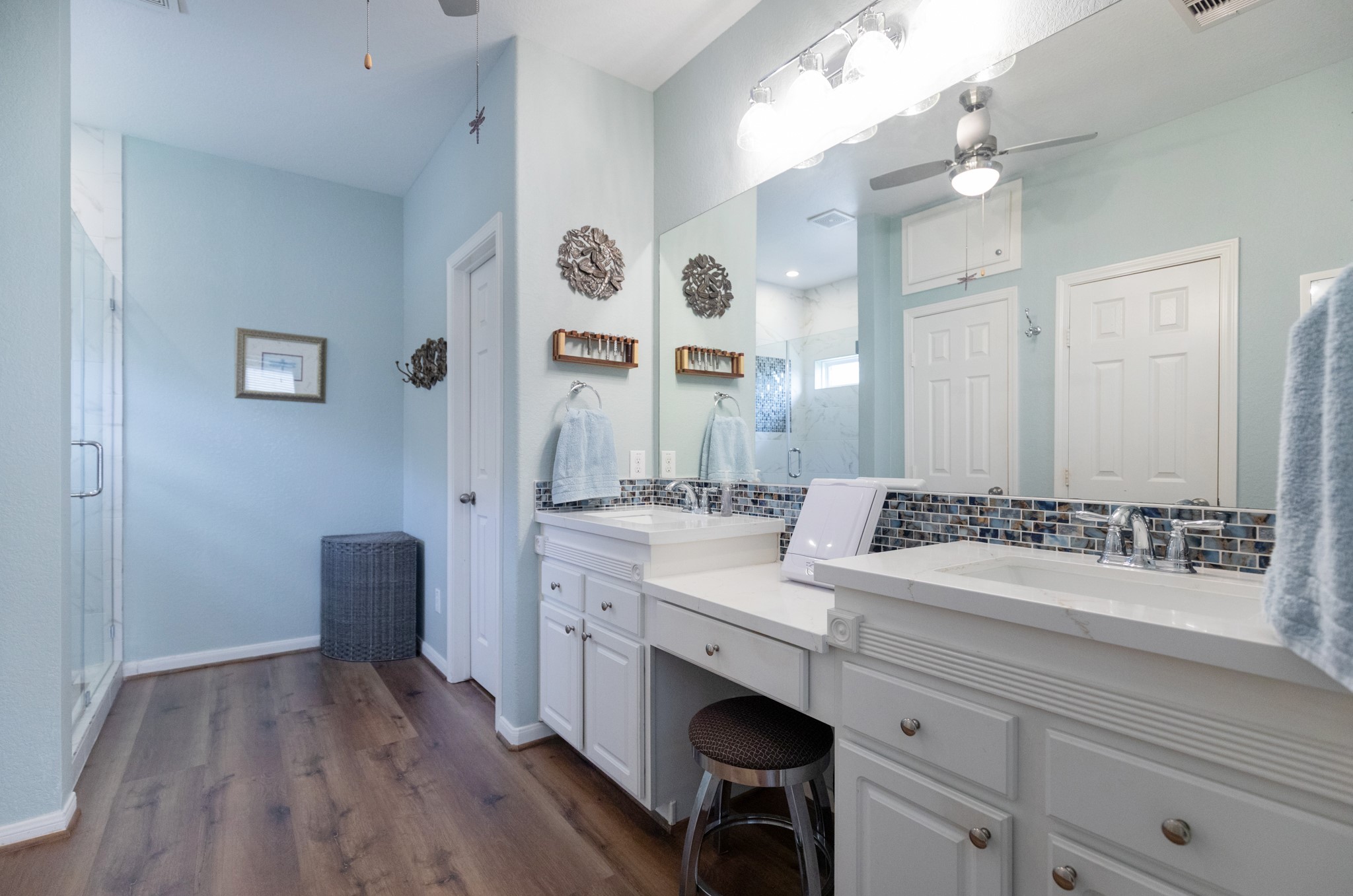 6111 Wickshire Drive Rosenberg, TX 77471 - Photo 21 of 30 Primary Bathroom