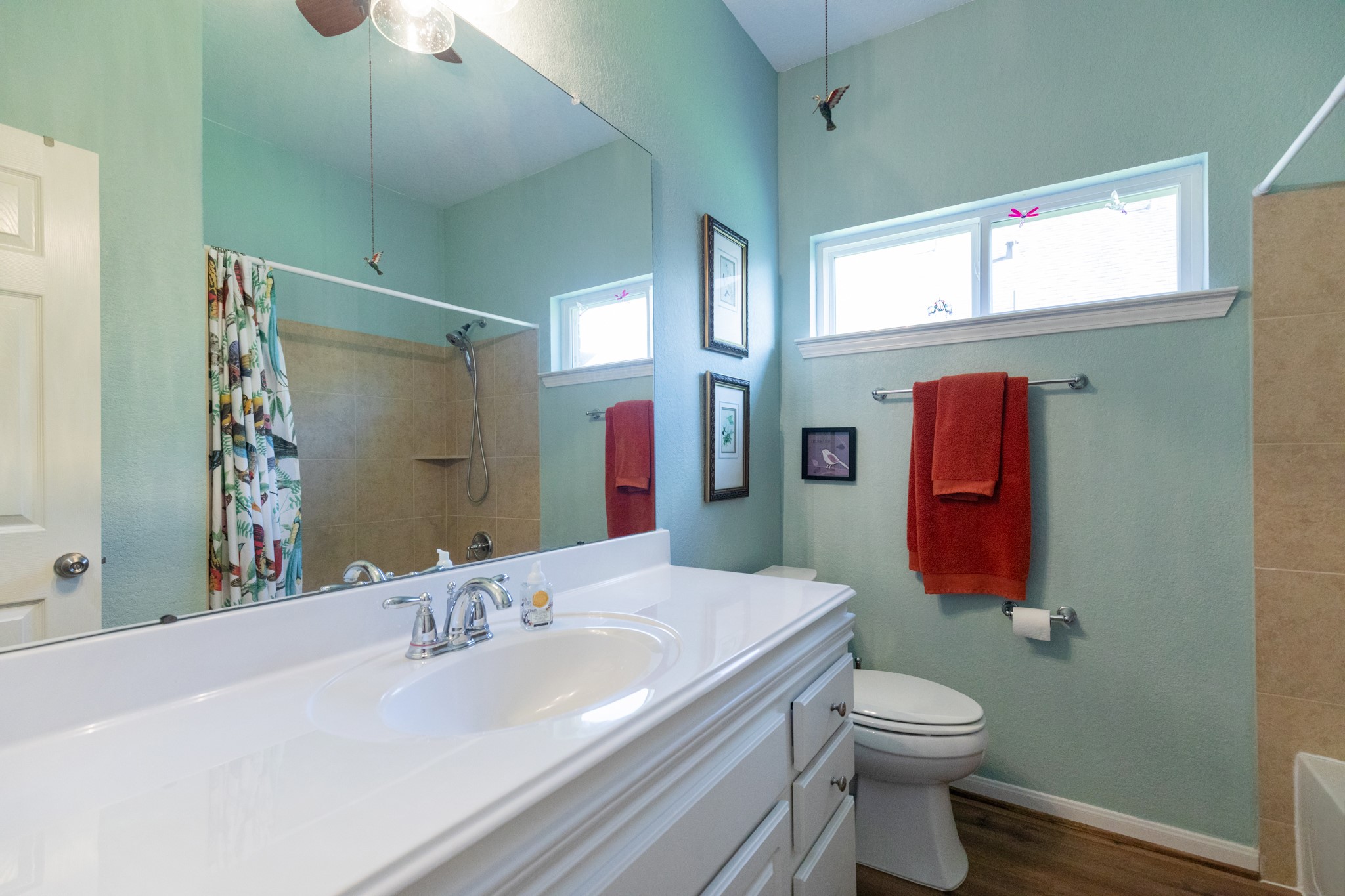 6111 Wickshire Drive Rosenberg, TX 77471 - Photo 25 of 30 Secondary Bathroom
