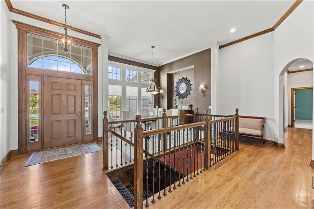 7822 Houston Street Lenexa, KS 66227 - Photo 3 of 51