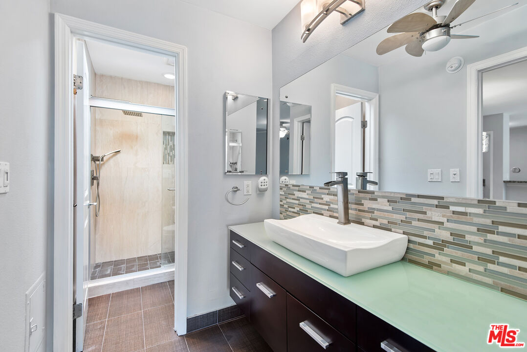 8740 Tuscany Avenue, Unit 305 Playa del Rey, CA 90293 - Photo 11 of 19