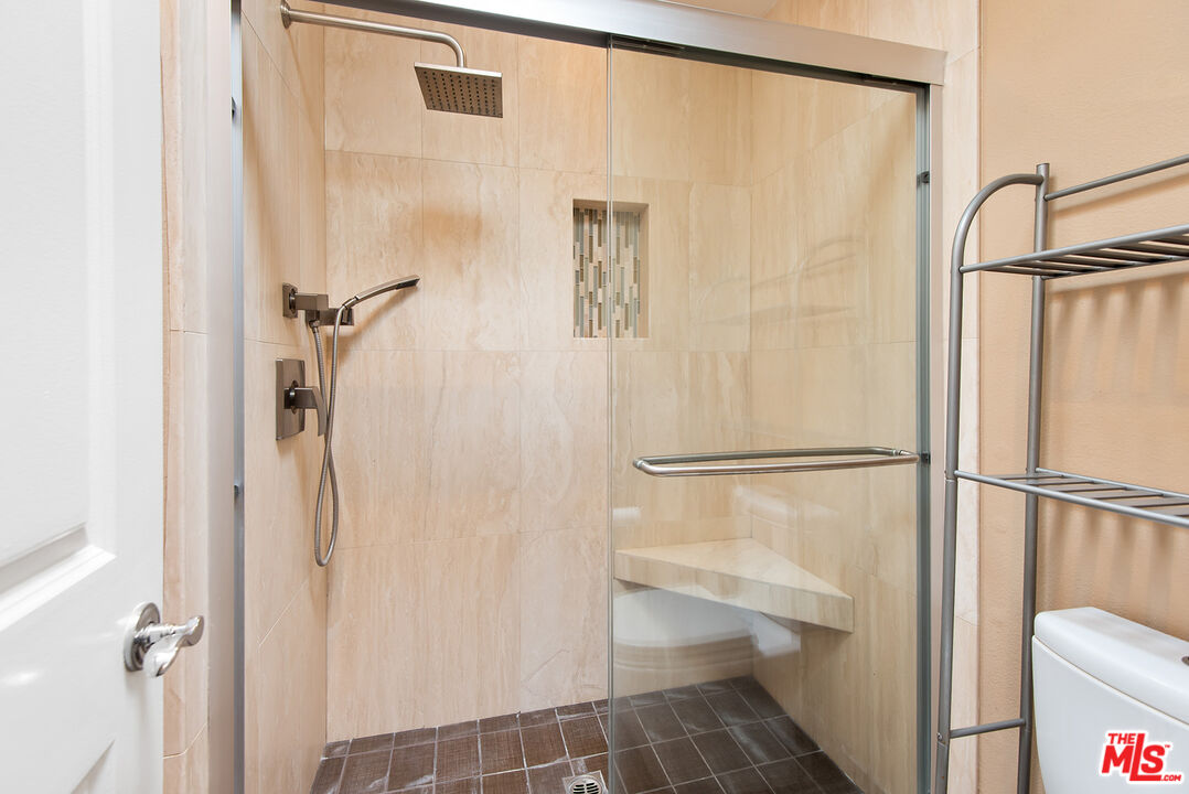 8740 Tuscany Avenue, Unit 305 Playa del Rey, CA 90293 - Photo 12 of 19