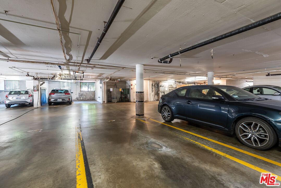 8740 Tuscany Avenue, Unit 305 Playa del Rey, CA 90293 - Photo 16 of 19