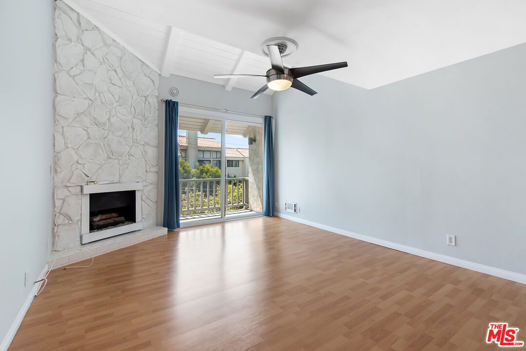 8740 Tuscany Avenue, Unit 305 Playa del Rey, CA 90293 - Photo 2 of 19