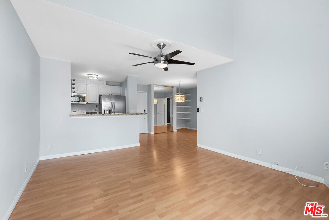 8740 Tuscany Avenue, Unit 305 Playa del Rey, CA 90293 - Photo 5 of 19