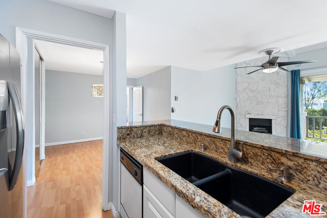 8740 Tuscany Avenue, Unit 305 Playa del Rey, CA 90293 - Photo 8 of 19