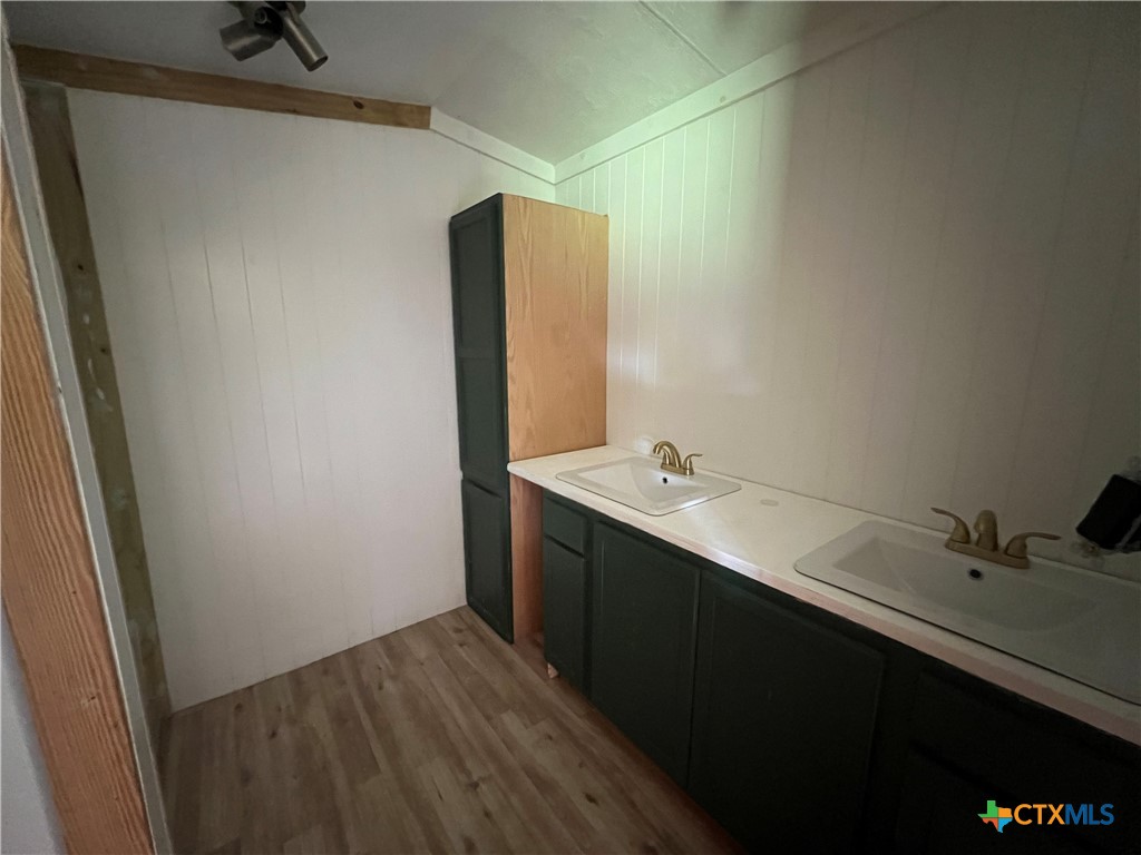 408 Debbie Street Victoria, TX 77905 - Photo 14 of 15 primary bathroom