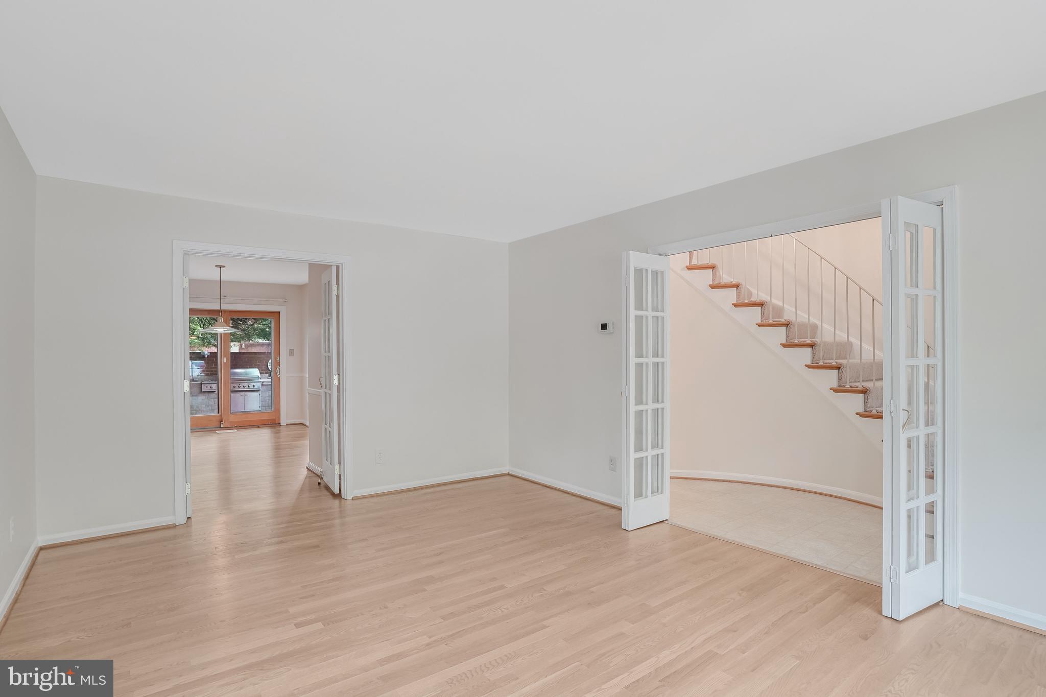 8301 Forrester Boulevard Springfield, VA 22152 - Photo 12 of 50 Living Room