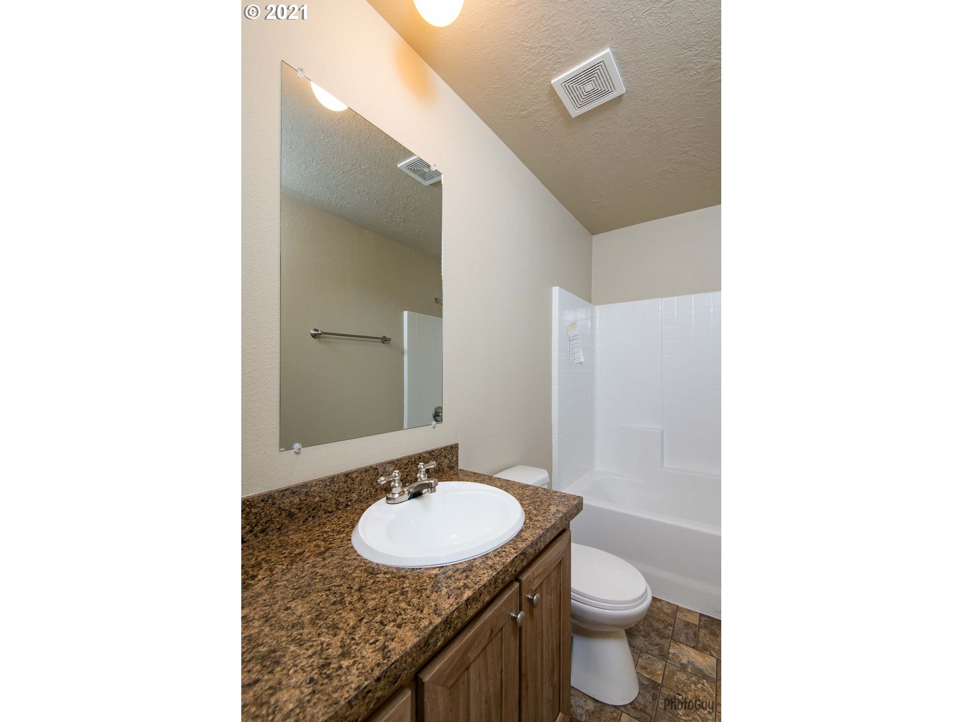 32390 Dillard Road Eugene, OR 97405 - Photo 15 of 32 Gallery Image 15