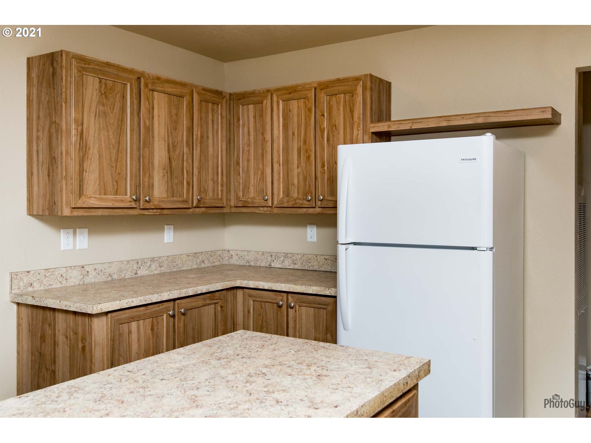 32390 Dillard Road Eugene, OR 97405 - Photo 7 of 32 Gallery Image 7