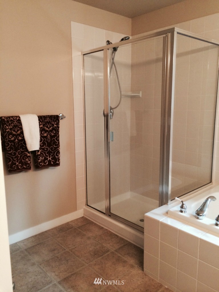 3309 Northeast 7th Court Renton, WA 98056 - Photo 12 of 18