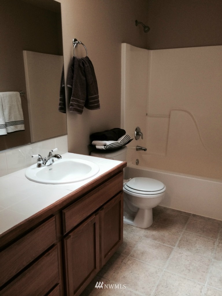 3309 Northeast 7th Court Renton, WA 98056 - Photo 14 of 18