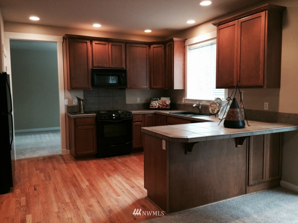 3309 Northeast 7th Court Renton, WA 98056 - Photo 3 of 18