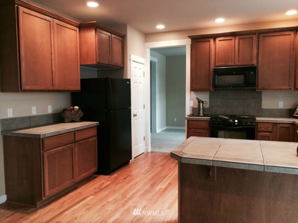 3309 Northeast 7th Court Renton, WA 98056 - Photo 4 of 18