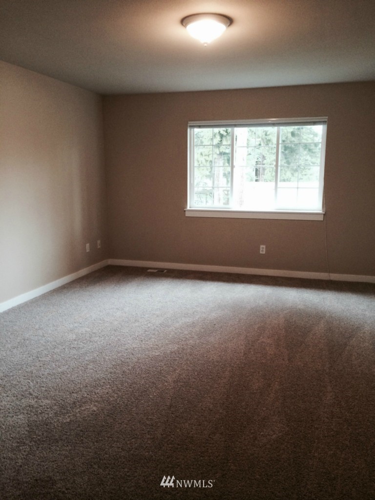 3309 Northeast 7th Court Renton, WA 98056 - Photo 10 of 18