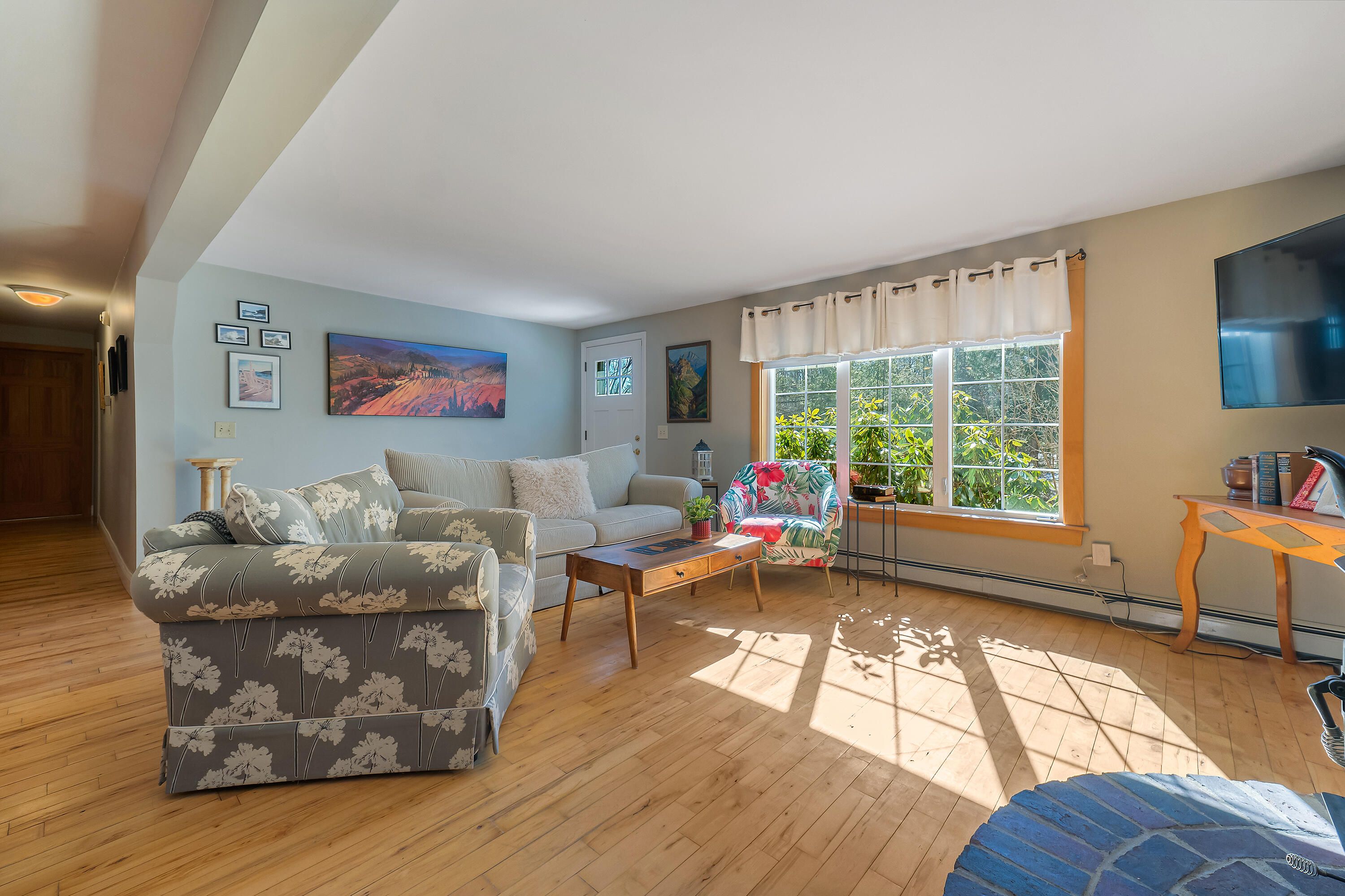 93 Ash Swamp Road Scarborough, ME 04074 - Photo 10 of 49 Living Room 4