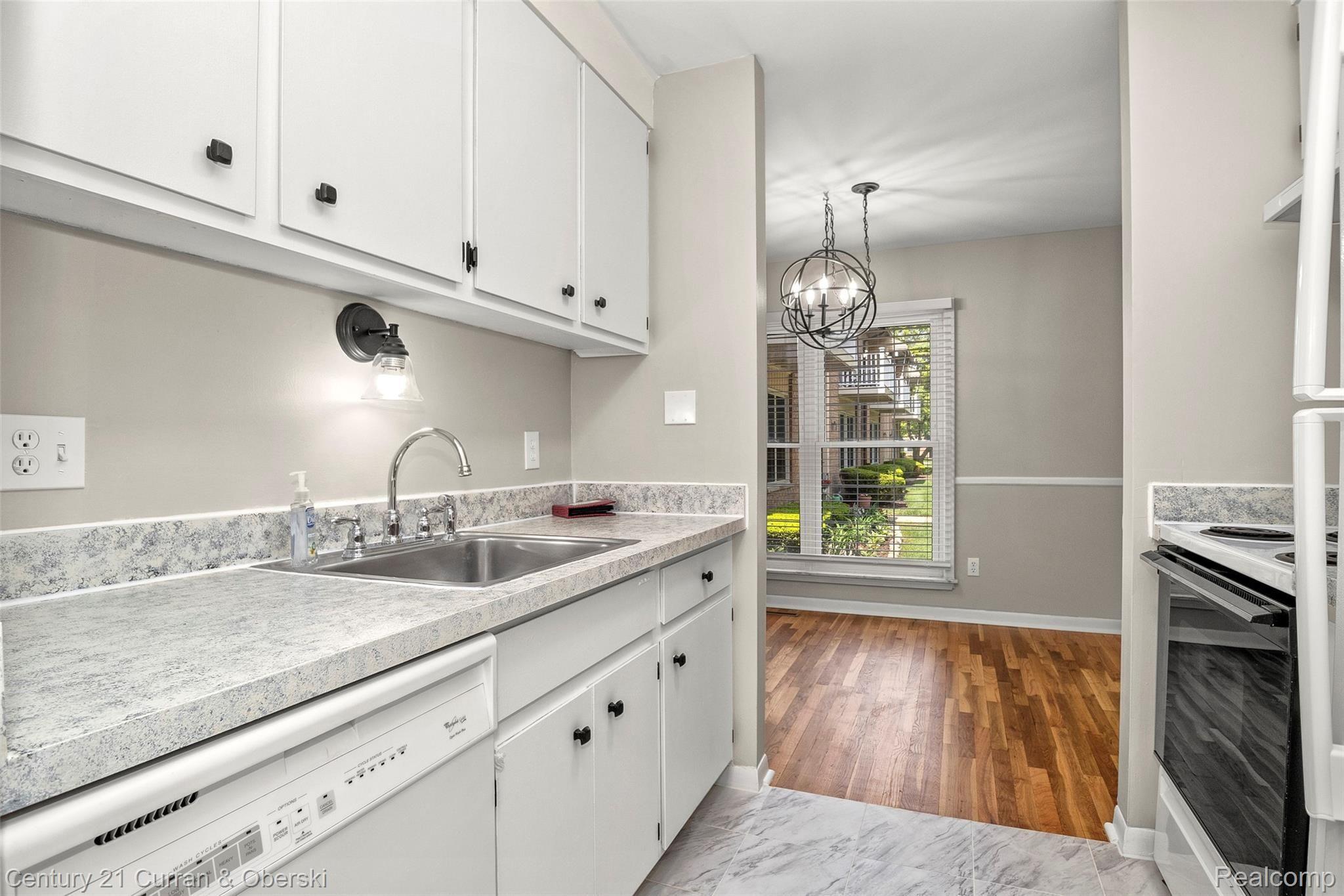 1199 South Sheldon Road, Unit 72 Plymouth, MI 48170 - Photo 19 of 37 18.jpg