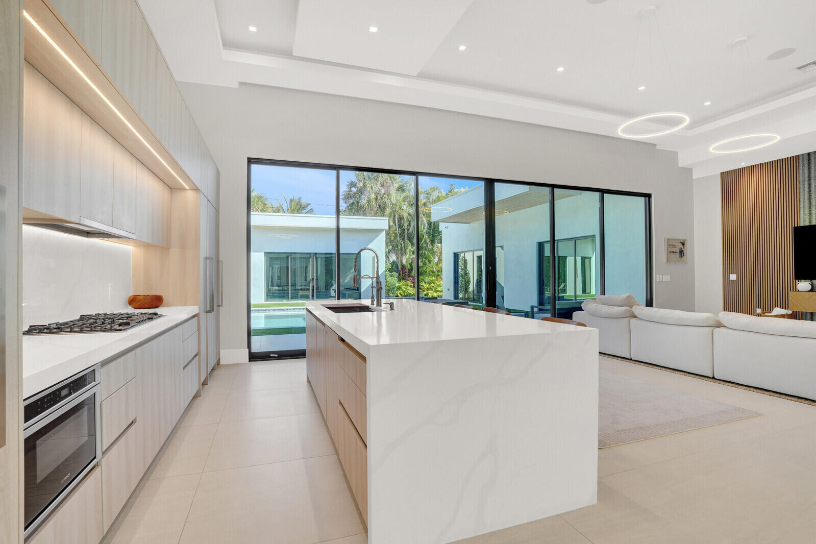 828 Northwest 2nd Avenue Boca Raton, FL 33432 - Photo 11 of 64 Kitchen
