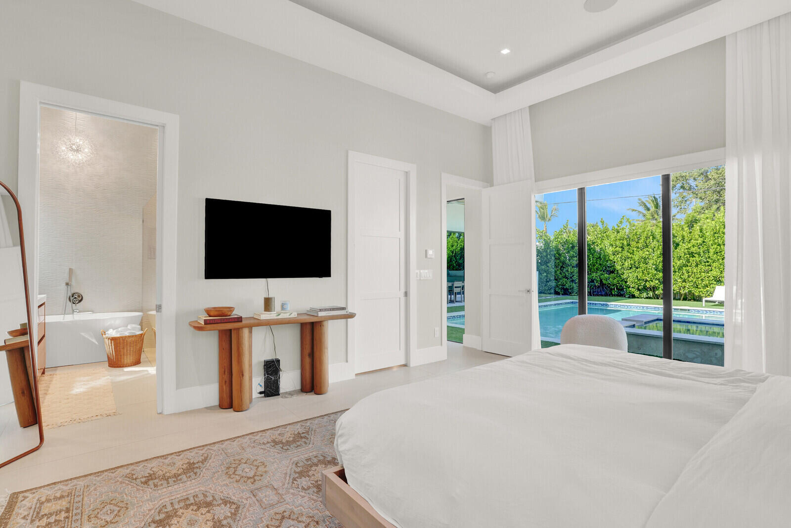 828 Northwest 2nd Avenue Boca Raton, FL 33432 - Photo 24 of 64 Primary Bedroom